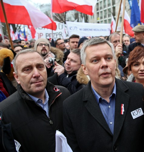 Wśród uczestników marszu znaleźli się czołowi politycy PO: Grzegorz Schetyna i Tomasz Siemoniak.