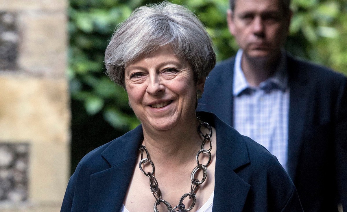 Premier May "głęboko zasmucona" pożarem w Londynie