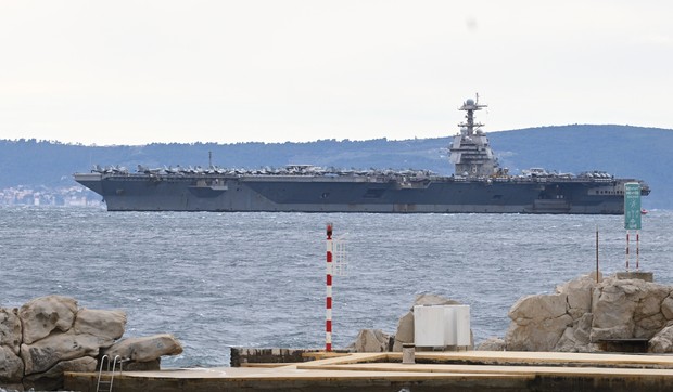 Američki nosač aviona "USS Džerald R. Ford", najveći ratni brod ikada izgrađen, stigao u Split
