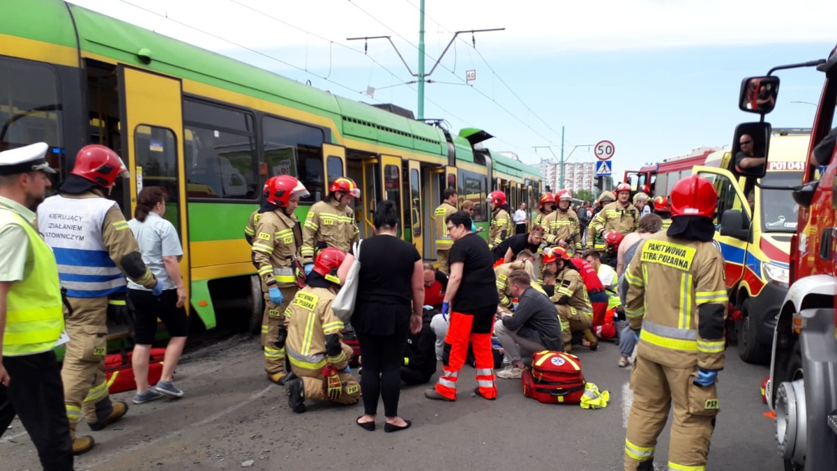 Zderzenie tramwajów w Poznaniu. Ratownicy są na miejscu