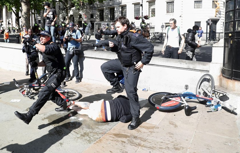 Zamieszki w Londynie i Paryżu po protestach przeciw rasizmowi