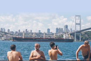 Kradzione zboże płynie przez Bosfor [WYWIAD]