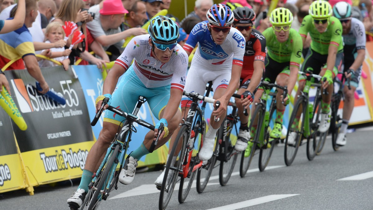 Dziś na terenie województwa śląskiego zostanie rozegrany drugi etap 73. Tour de Pologne. Kolarze wystartują z Tarnowskich Gór i pojadą przez Piekary Śląskie, Chorzów, Siemianowice Śląskie, Bytom do Katowic. Prócz sportowych emocji na mieszkańców regionu czekają też spore utrudnienia w ruchu.