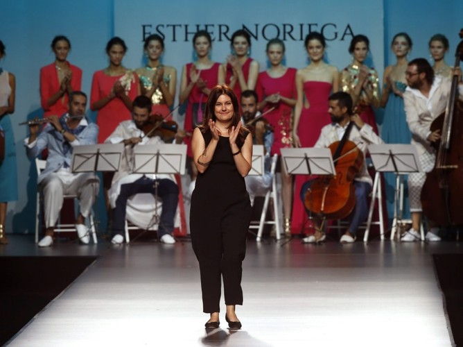 Pokaz kolekcji Esther Noriega na hiszpańskim tygodniu mody