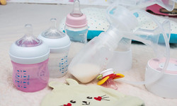 Karmienie mieszane noworodka - karmienie piersią i karmienie butelką 