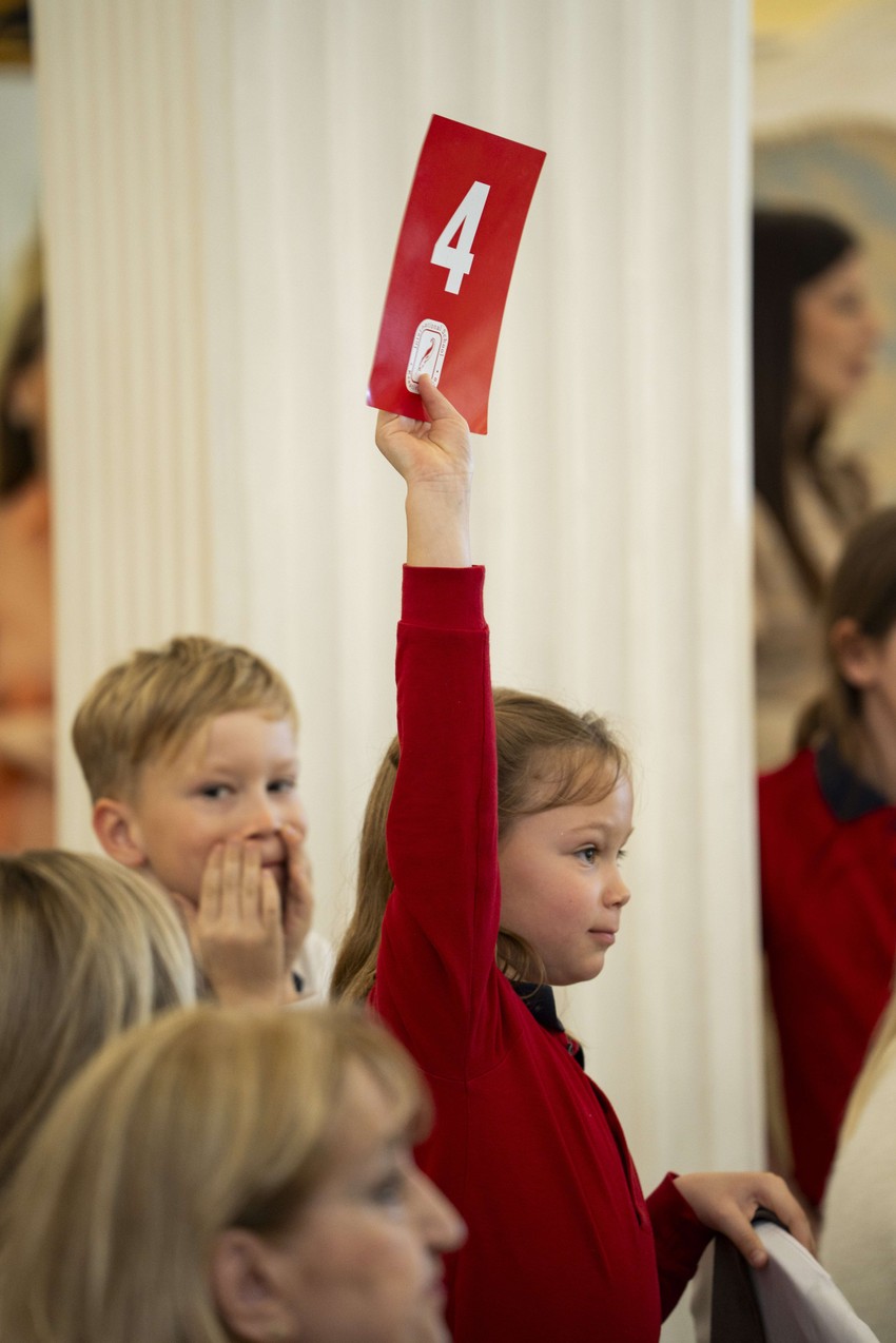 Uskršnja aukcija na kojoj su sakupljena sredstva za malog Nikolu iz Loka