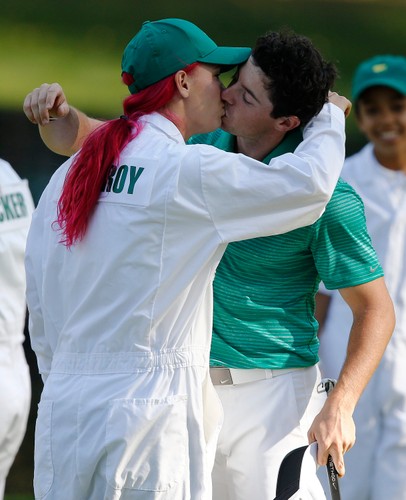 Caroline Wozniacki wygląda jak Michał Wiśniewski. Co ona zrobiła z włosami?