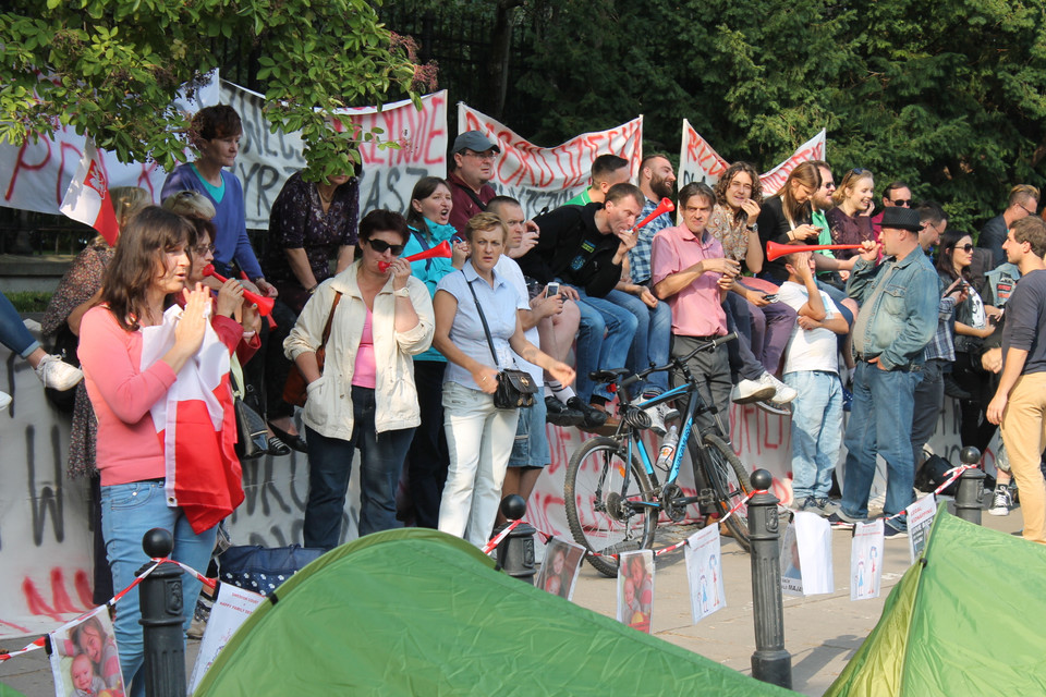 Matka walczy o dziecko protest przed Ambasadą Szwecji. Piotr Halicki9