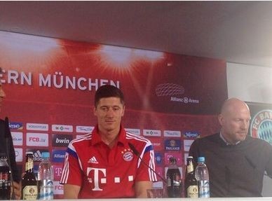 Robert Lewandowski już w Bayernie. Ładnie mu w nowej koszulce?