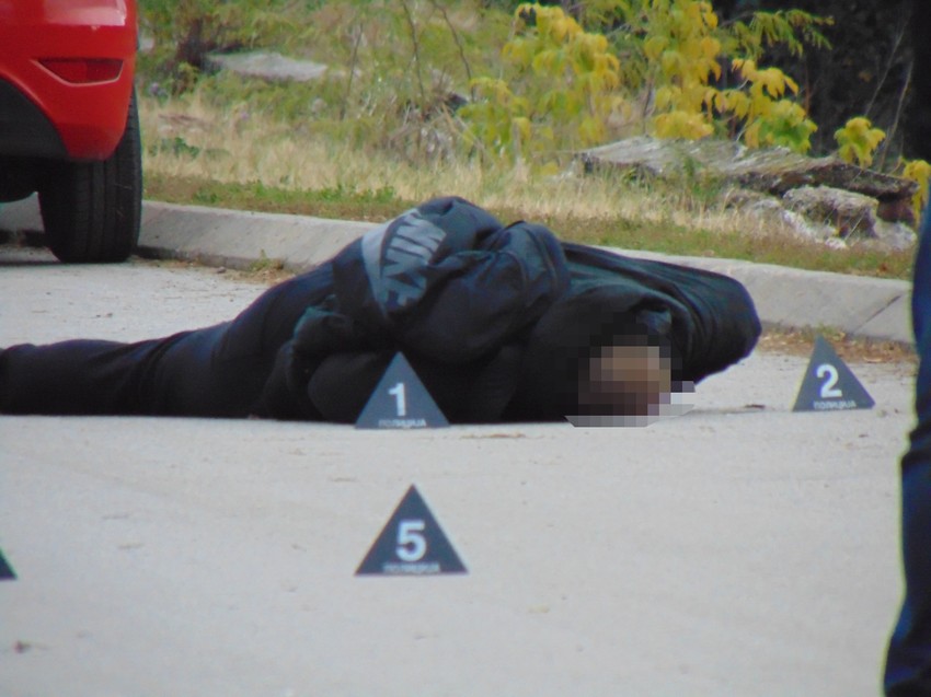 "Čuli su se rafali. Istrčali smo i videli čoveka kako leži na zemlji"