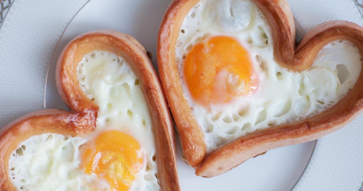 A Recipe Breakfast for Valentine`s Day. How To Cook Heart Shaped Sausages  with Scrambled Eggs. Set Photo 01 of 3 Stock Photo - Image of diet, fried:  168542486