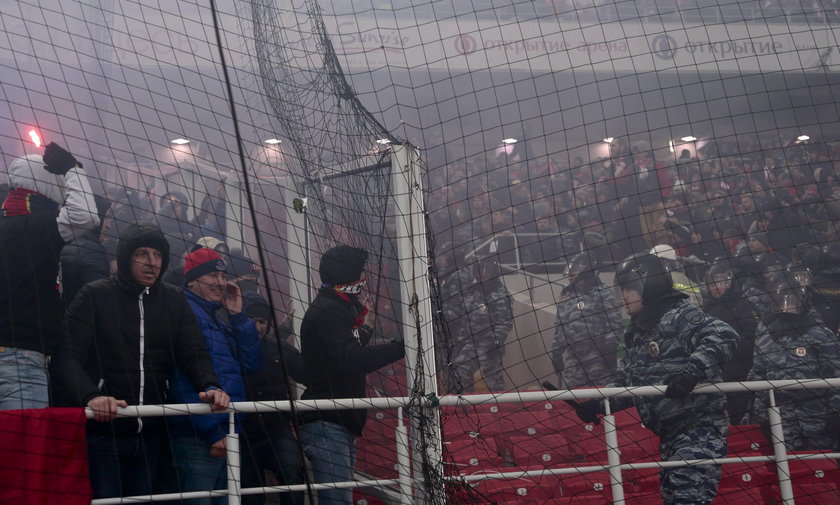 Derby Moskwy: Kibice Spartaka i CSKA przesadzili. Sędzia przerwał mecz