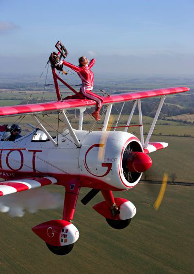 Wing walking, Aerosuperbatics