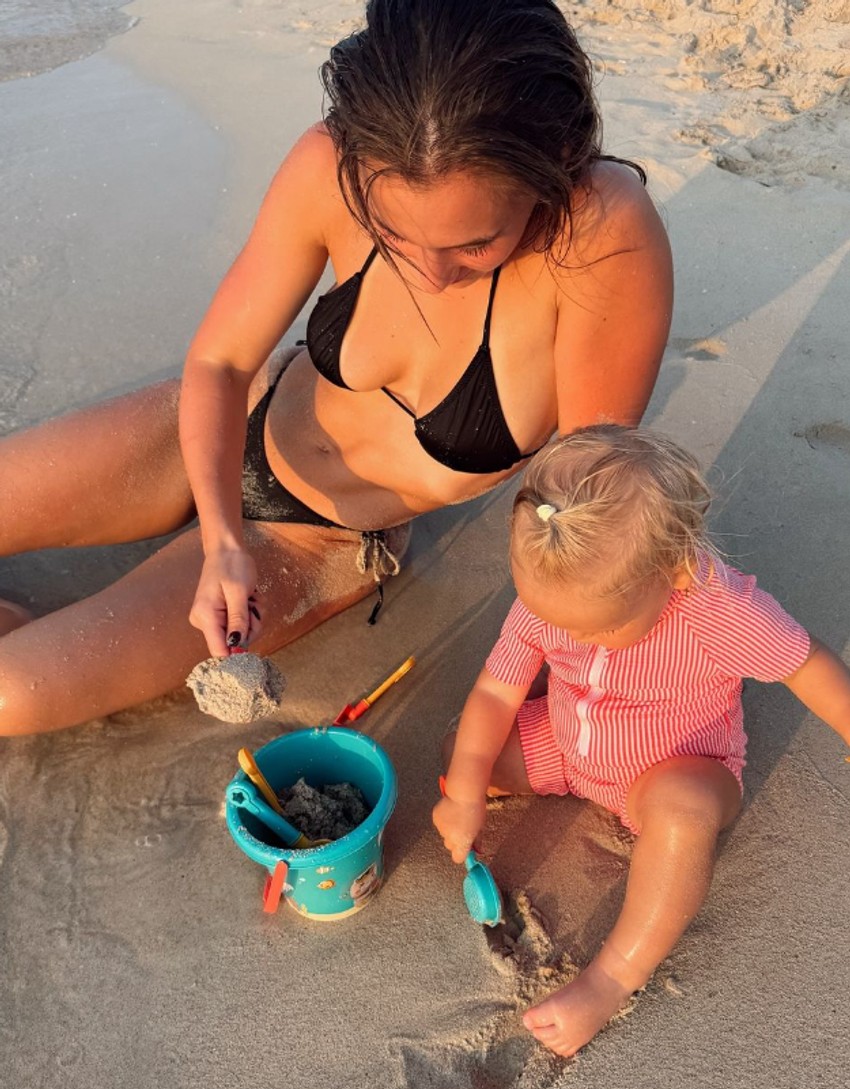 Adriana Džehverović na plaži