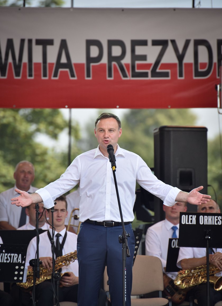 Duda nie wycofuje się z deklaracji "500 zł na dziecko"