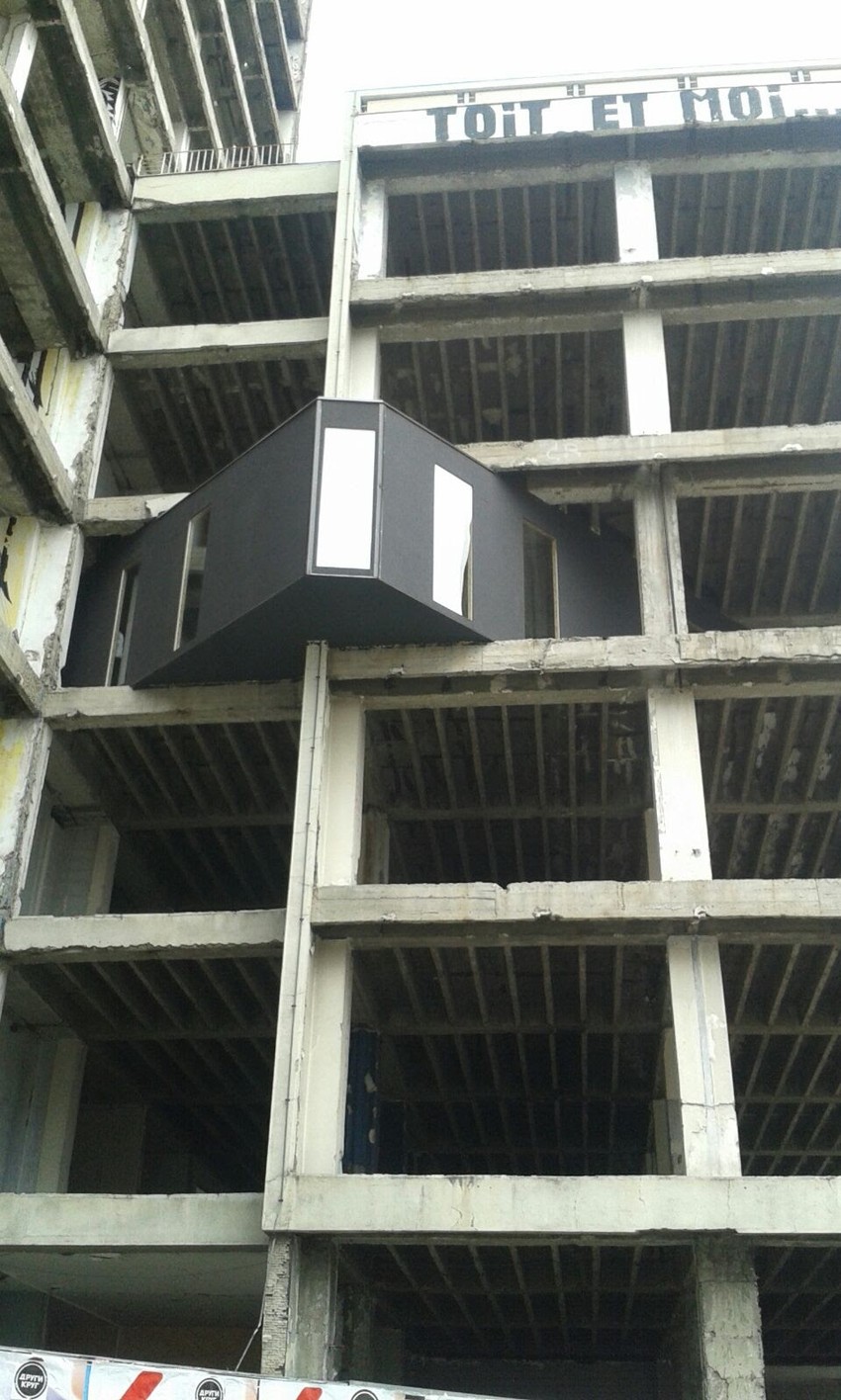 Tokom snimanja na zgradi