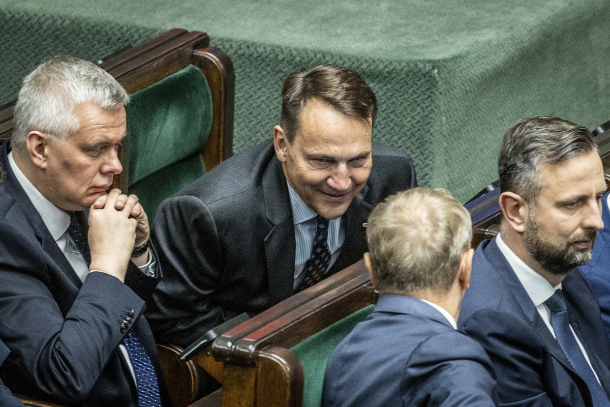 Premier Sikorski zamiast premiera Tuska? Zaskakujące stanowisko Polaków [SONDAŻ]