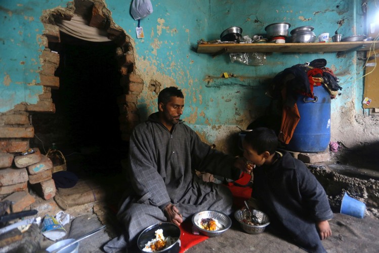 SZPITAL DLA TRĘDOWATYCH W KASZMIRZE