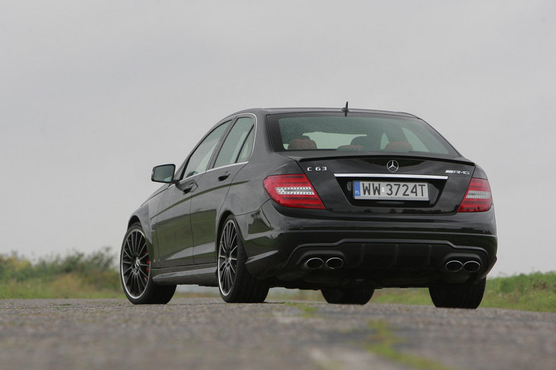 Test Mercedesa C63 AMG: jak jeździ diabelski rydwan