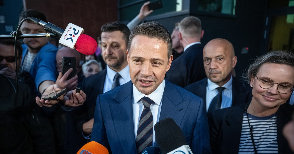 Trzaskowski nie podpisał deklaracji Mentzena. "Nie jestem Nawrockim"