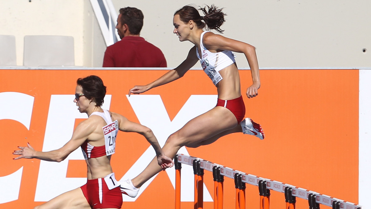 Marzena Kościelniak, mistrzyni Polski w biegu na 400 metrów przez płotki, z 15. wynikiem awansowała do środowych półfinałów w tej konkurencji podczas mistrzostw Europy w lekkiej atletyce, odbywających się w Barcelonie.