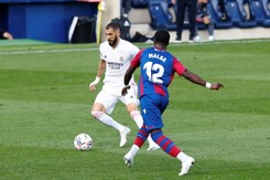 Real Madryt nie zachwycił, ale wygrał i został liderem [WIDEO]