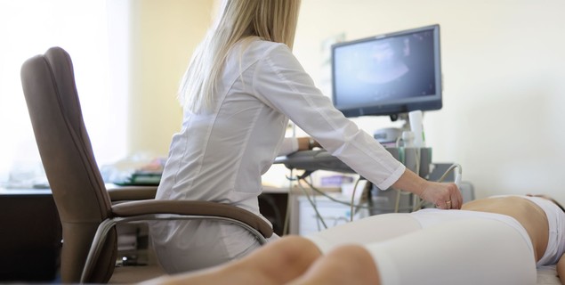 Császármetszés miatti összenövéseket lehet látni ultrahangon? Az orvos válaszol