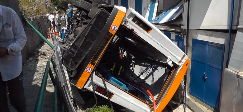 Autobus spadł na Capri. Jedna osoba nie żyje, 28 rannych
