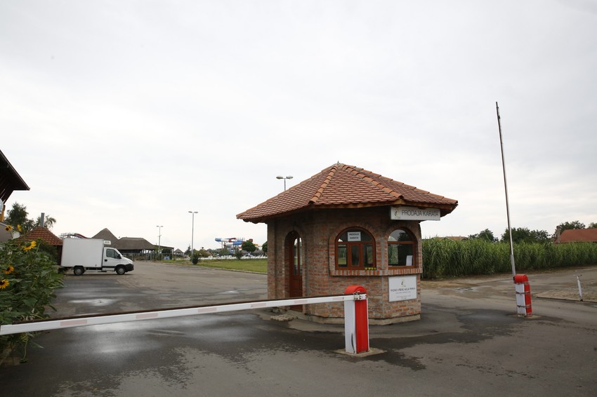 Ulaz u akva-park u Jakovu