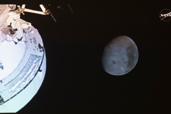 (VIDEO, FOTO) OVAKVE FOTOGRAFIJE MESECA NIKAD NISMO VIDELI Evo šta su uslikali astronauti na misiji Artemis: Sada sledi najzahtevniji izazov