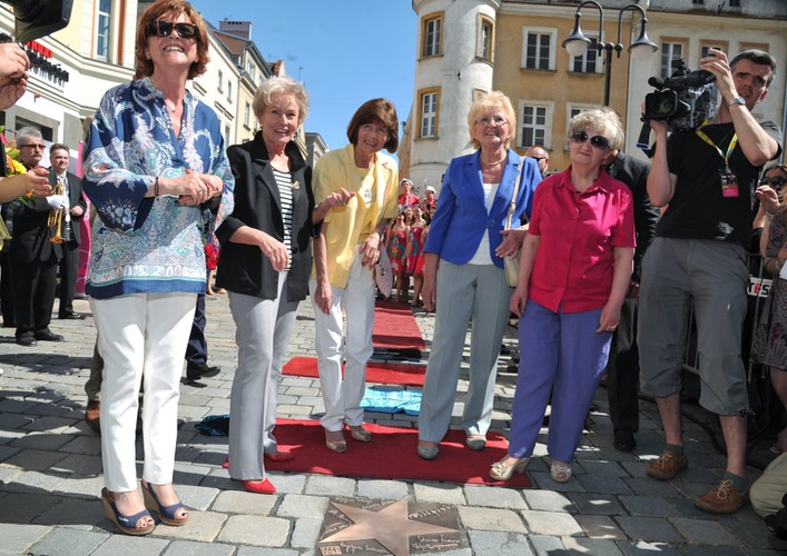Filipinki w Alei Gwiazd Polskiej Piosenki na opolskim rynku – 6 czerwca 2014