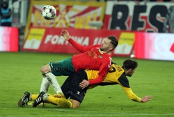 Kuriozalne gole w 1. lidze. Bramkarze ŁKS i GKS rozdawali prezenty [WIDEO]