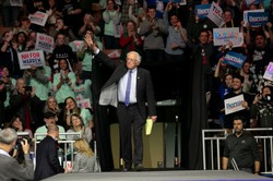 Sanders i Partia Demokratyczna. Status związku: To skomplikowane