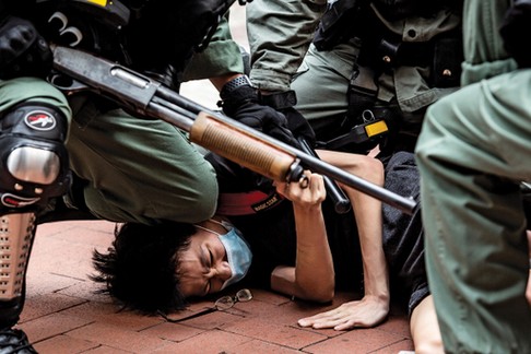 Póki zostanie nam choć odrobina nadziei, nadal będziemy protestować i domagać się wolności – mówią mieszkańcy Hongkongu