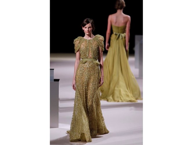 Elie Saab prezentuje w Paryżu kolekcję haute couture na sezon wiosna-lato 2011
