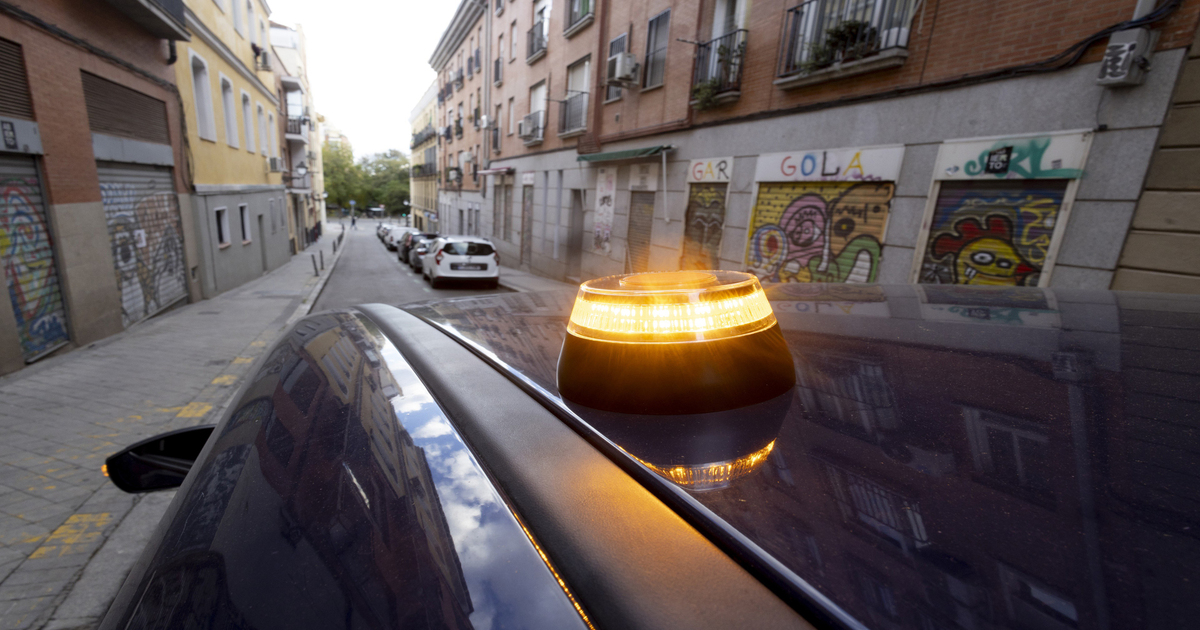 Adi-s-a-los-tri-ngulos-Baliza-V-16-obligatoria-desde-enero-de-2026