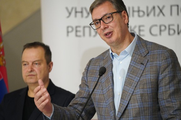 "MOM DRUGU IVICI..." Vučić čestitao SPS-u 36. godišnjicu osnivanja: "Želim Vam uspeh i dobre rezultate u budućnosti"