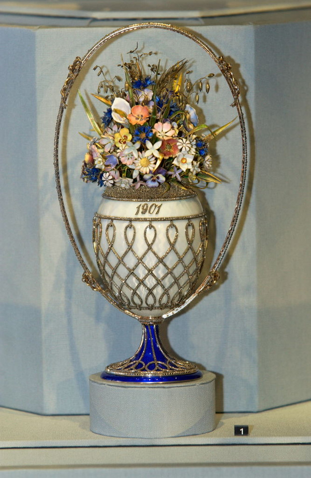 Jajko z bukietem polnych kwiatów (1901 r.)