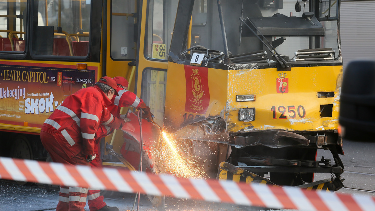 Przywrócono ruch tramwajowy i kołowy na skrzyżowaniu ul. Marszałkowskiej i Królewskiej w Warszawie - poinformował Piotr Świstak z zespołu prasowego Komendy Stołecznej Policji. Ponad trzy godziny temu doszło tam do zderzenia autobusu z tramwajem.