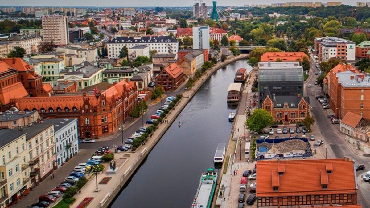 Władze Bydgoszczy obiecują, że ulokowany w samym centrum Rybi Rynek wkrótce przestanie straszyć turystów i miejscowych. Jeśli wszystko pójdzie zgodnie z planem, za dwa lata to miejsce będzie wyglądało zupełnie inaczej.