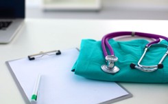 Rezydenci: mała liczba pracowników medycznych zagraża bezpieczeństwu Polaków