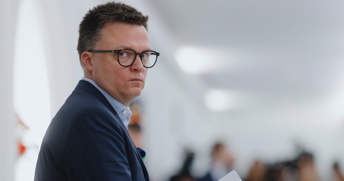 Szymon Hołownia udaje obrażonego na politykę. Prawda jest inna