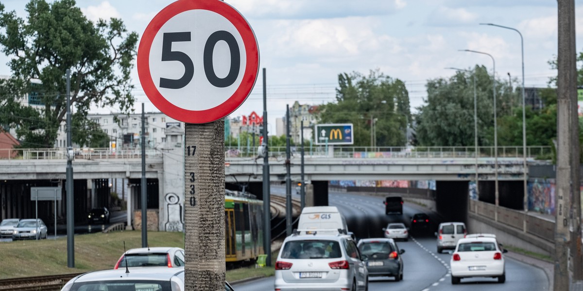 Nie wolno przekraczać 50 km/godz.!