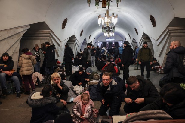 Ukraińcy ukrywają się na stacji metra Puszkinskaja w CharkowieDostawca: PAP/EPA.