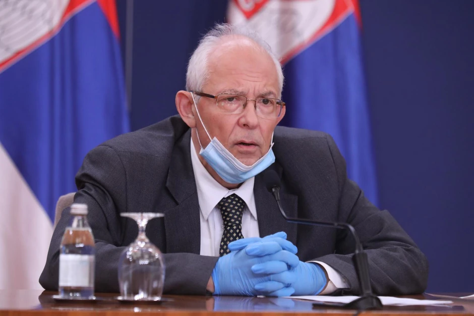 Rizik prenosa virusa nosi školski uzrast od 15 do 19 godina, opomenuo je dr Kon 