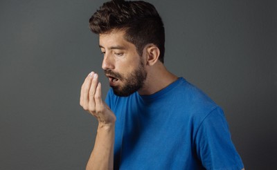 Brytyjczycy opracowali test oddechowy wykrywający COVID-19 w kilka sekund