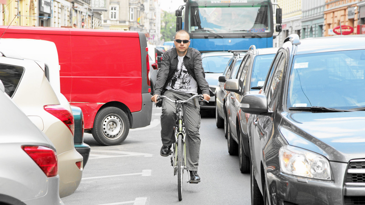 20 czerwca w Olsztynie odbędzie akcja sieci "Miasta dla Rowerów", która ma przybliżyć olsztynianom zasady poruszania się rowerzystów po wprowadzeniu zmian w prawie o ruchu drogowym. Tymczasem również olsztyńscy policjanci i strażnicy miejscy będą szkoleni przez swoich kolegów z patrolu rowerowego z Holandii.