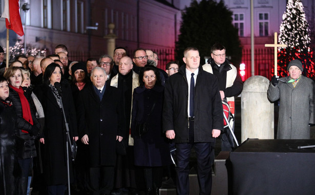 Marsz pamięci ofiar katastrofy smoleńskiej. Kaczyński: Ufajcie, że idziemy drogą w tym samym kierunku