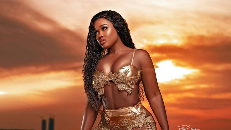 Cynthia Nwadiora popularly known as Cee-c marked her 27th birthday on Wednesday, November 6, 2019, and to celebrate the special day she shared some steamy bikini photos on Instagram. [Instagram/CeecOfficial]