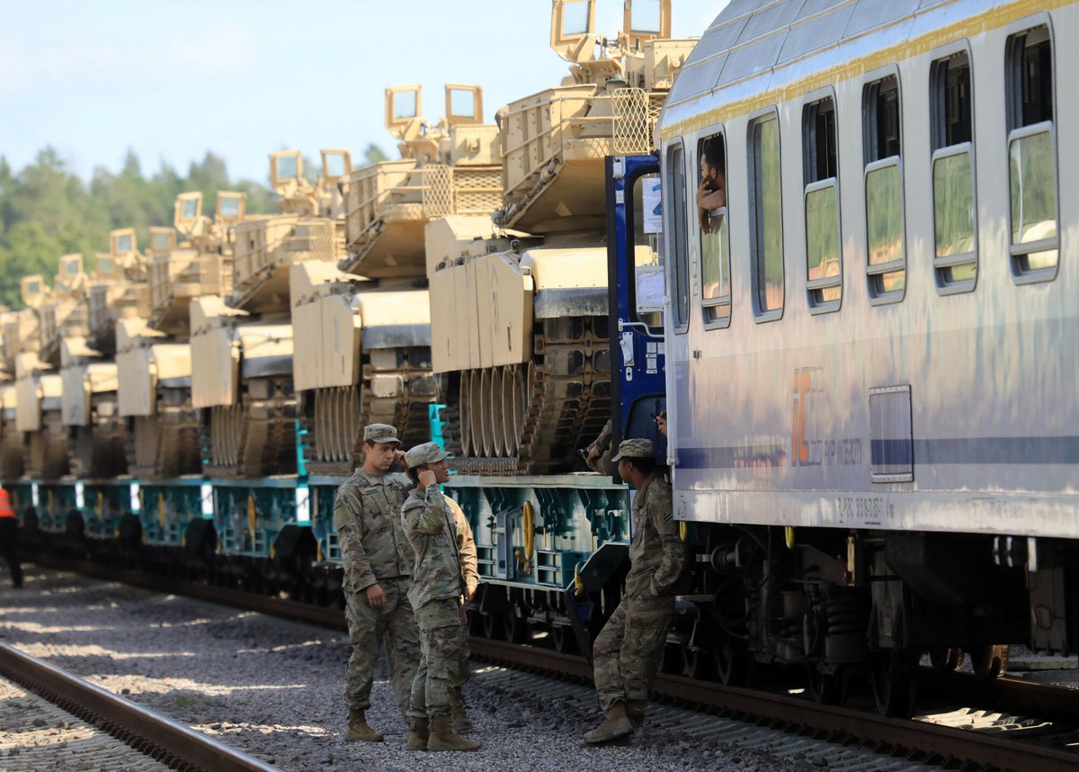 Wagony pełne broni i czołgów dotrą do Polski. Rok 2026 zapisze się w historii
